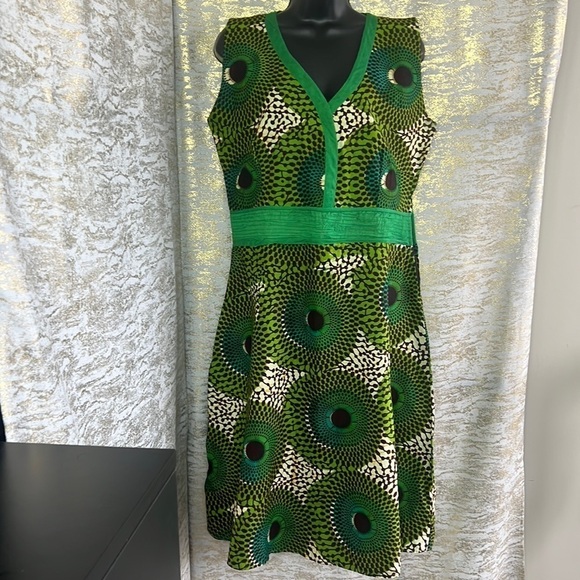 Africa Print Mandala Green/Creamy Sleeveless Flare Dress - Picture 3 of 11